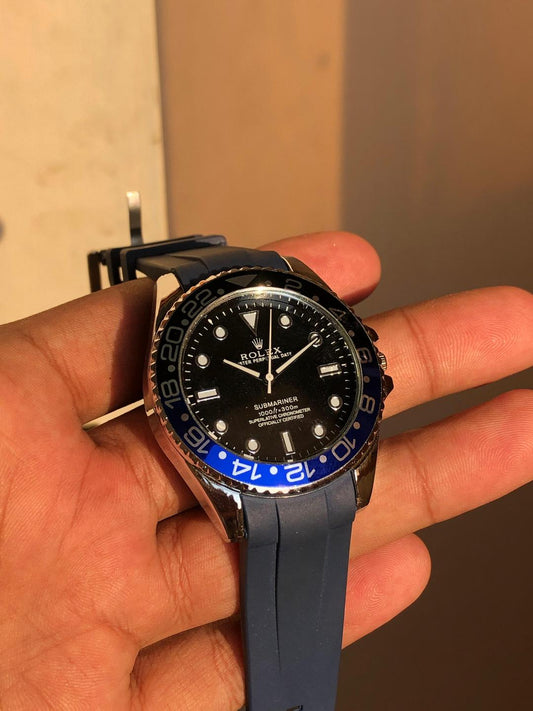 Men's Water Resistant Quartz Analogue Watch - 1 Pc - Stylish Blue Rubber Strap